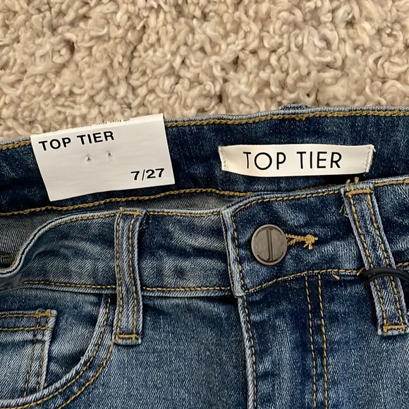 NWT Top Tier Hagar Slit Distressed Jeans Size 7/27 - Picture 6 of 8